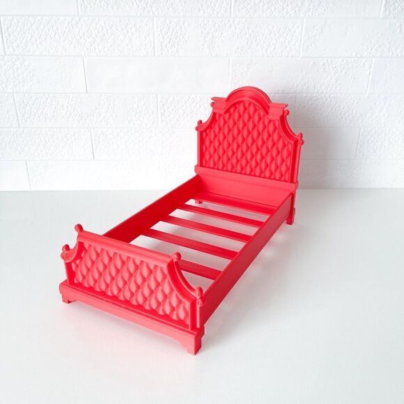 Red Tufted Miniature Chesterfield Bed Queen Size 1:6 Scale Barbie Dollhouse - Picture 2 of 6